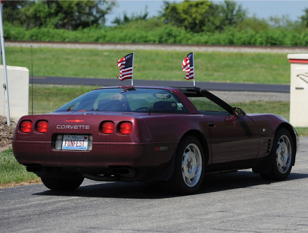 1987-1996 C4 Parade Flags - Coupe - Windshield Mount