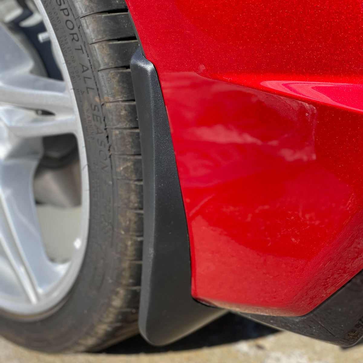 2020-2027 C8 Rear Splash Guards - Molded