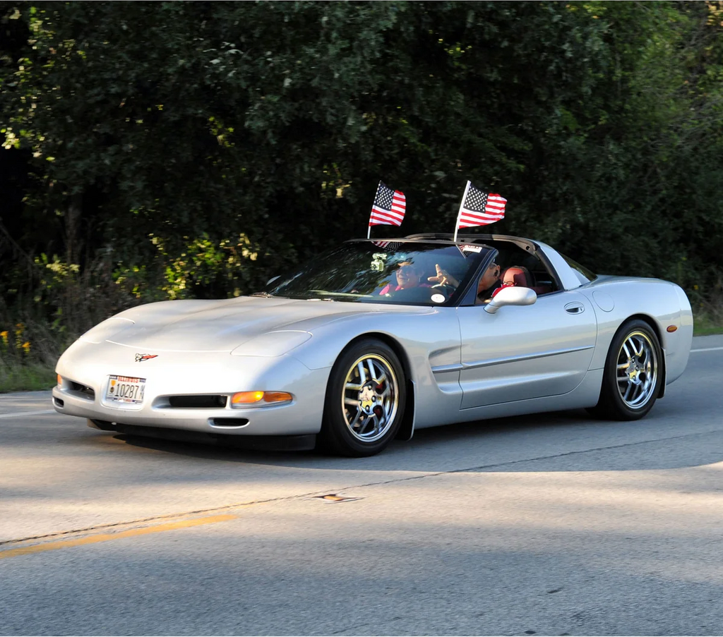 1997-2004 C5 Parade Flags - Windshield Mount