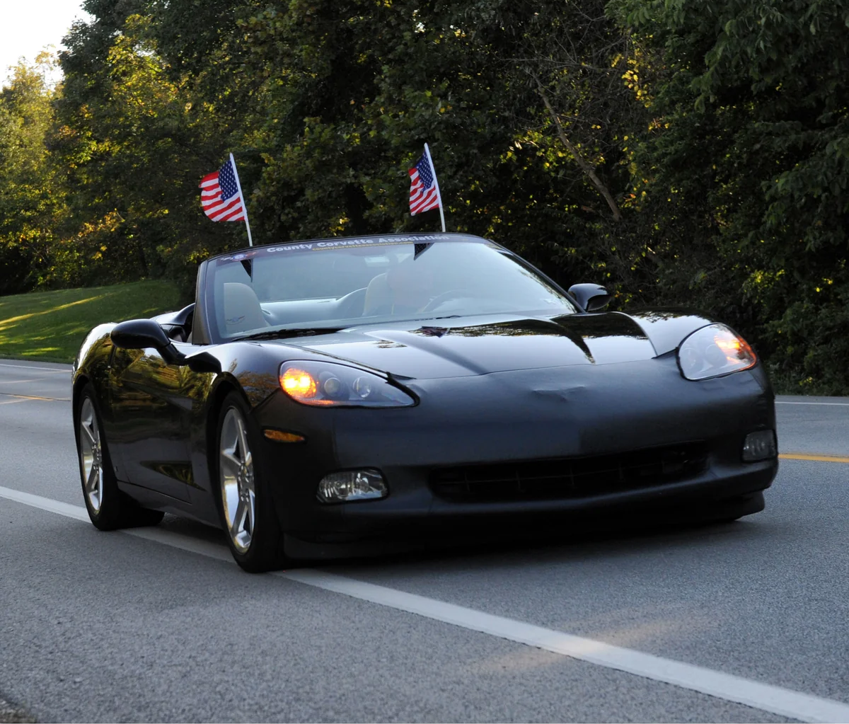 2005-2013 C6 Parade Flags - Convertible - Windshield Mount